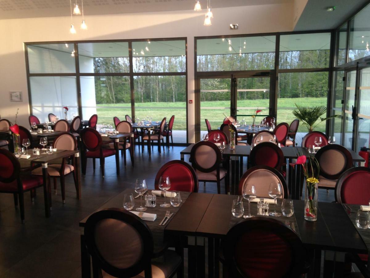 - Restaurant La Claire Foret